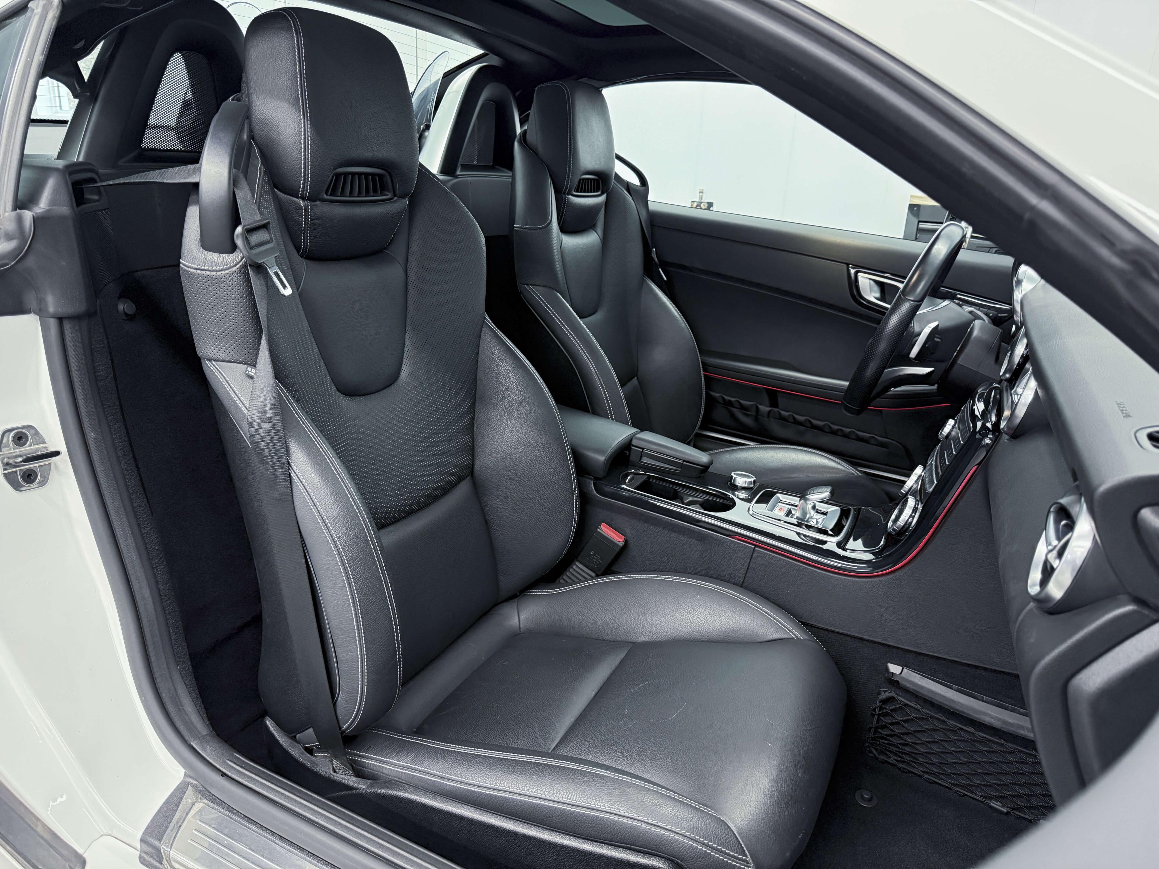 Mercedes-Benz SLC Roadster 2018 - Image 19