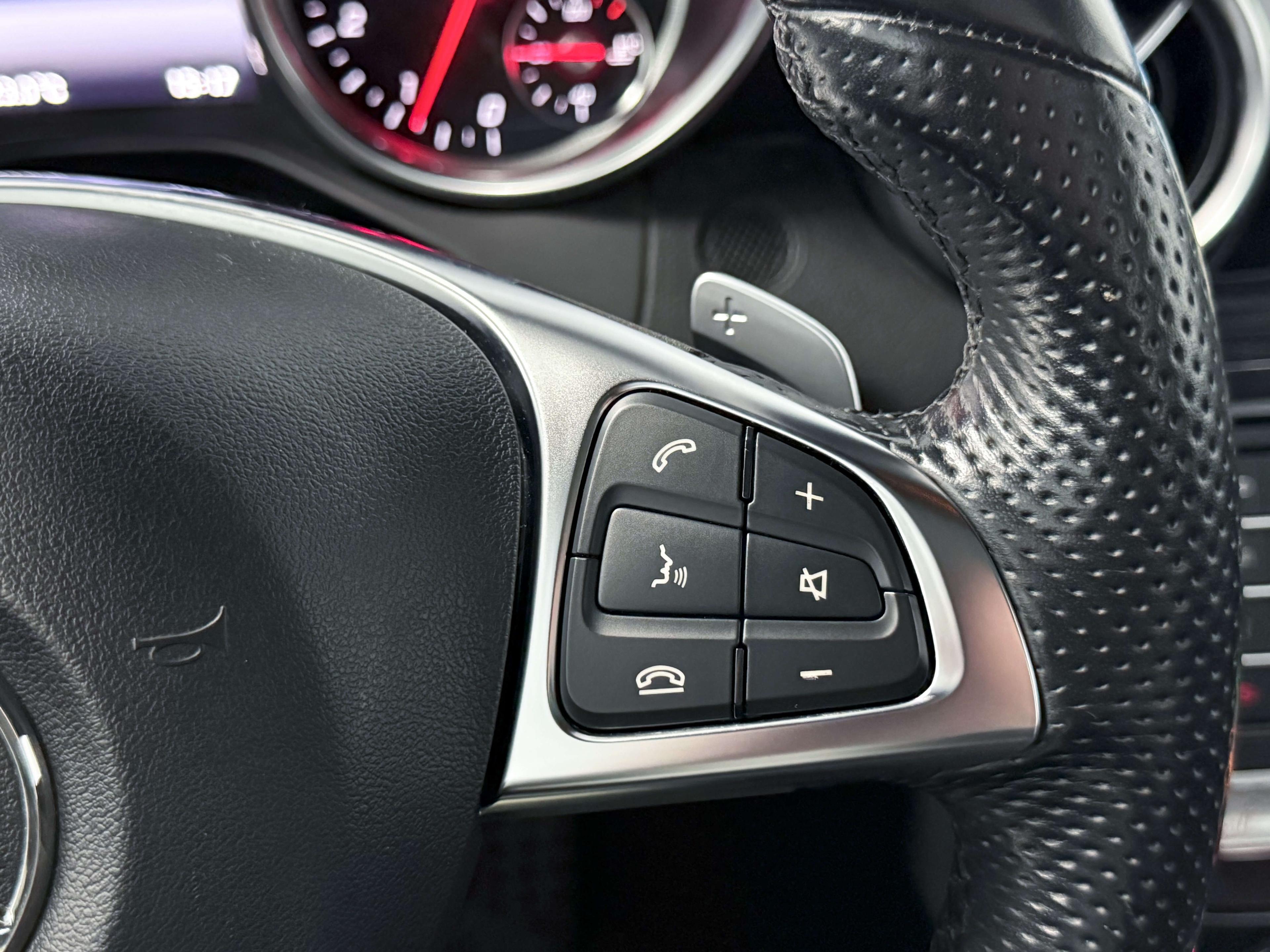 Mercedes-Benz SLC Roadster 2018 - Image 27