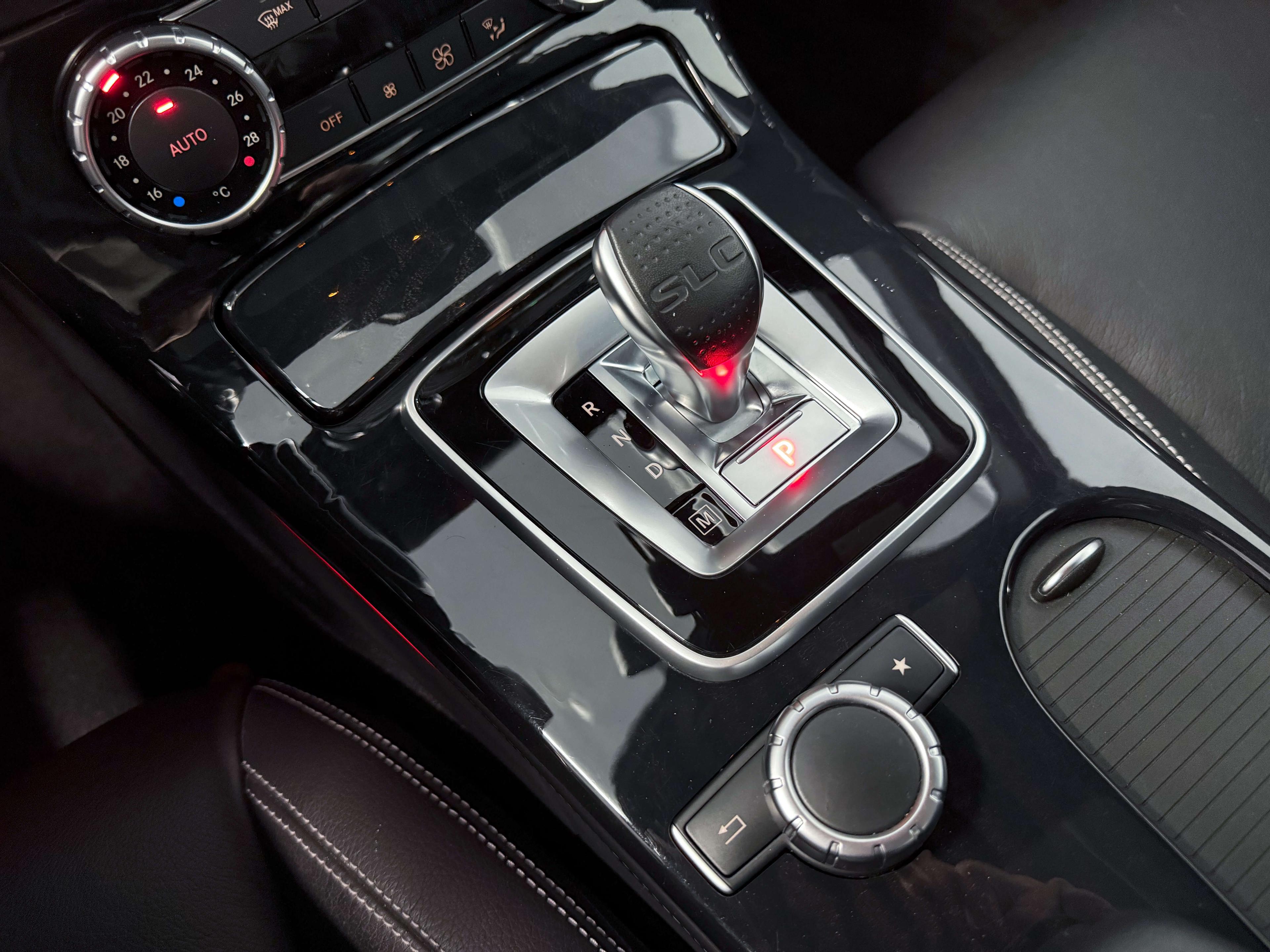 Mercedes-Benz SLC Roadster 2018 - Image 24