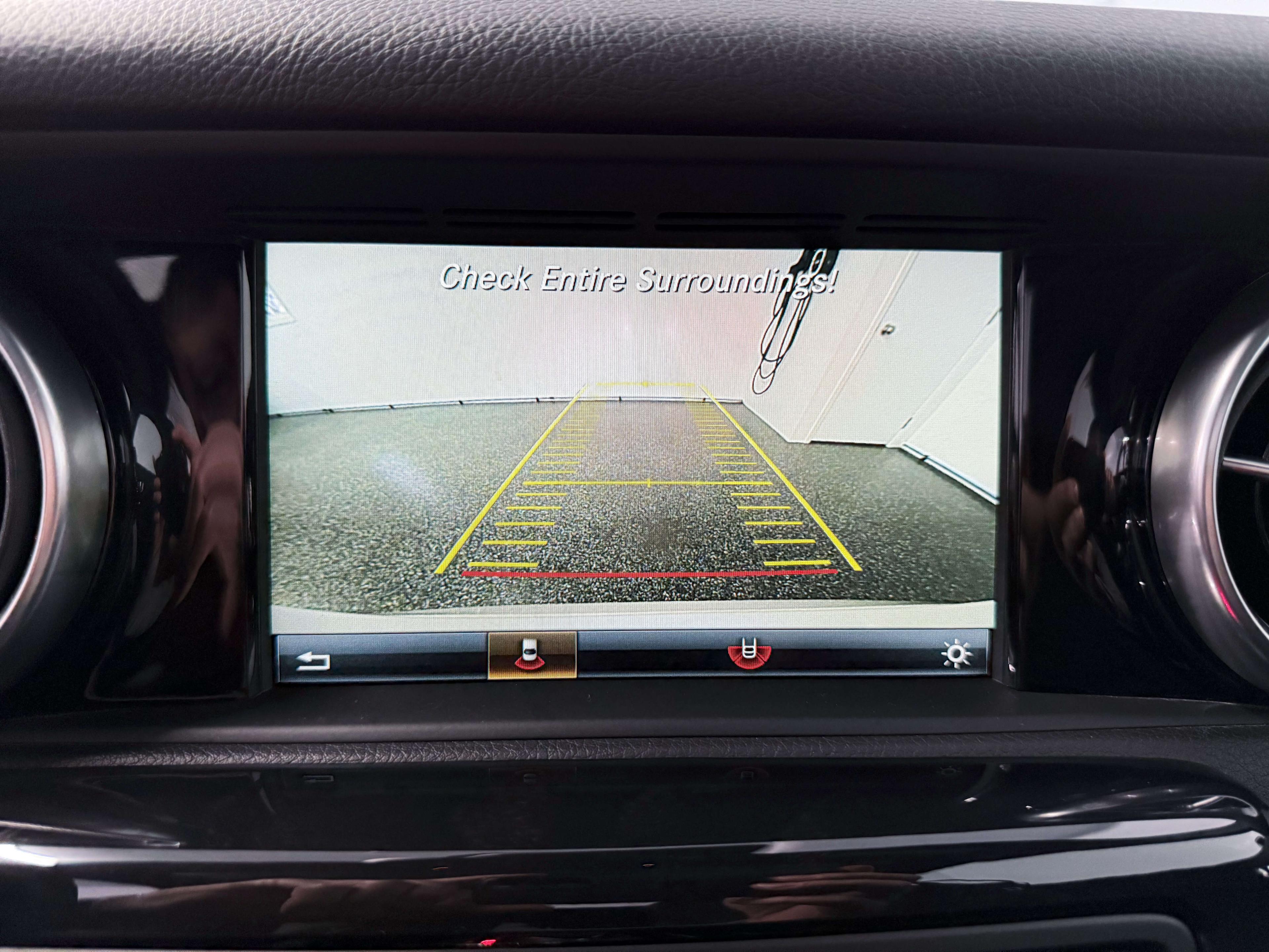 Mercedes-Benz SLC Roadster 2018 - Image 22