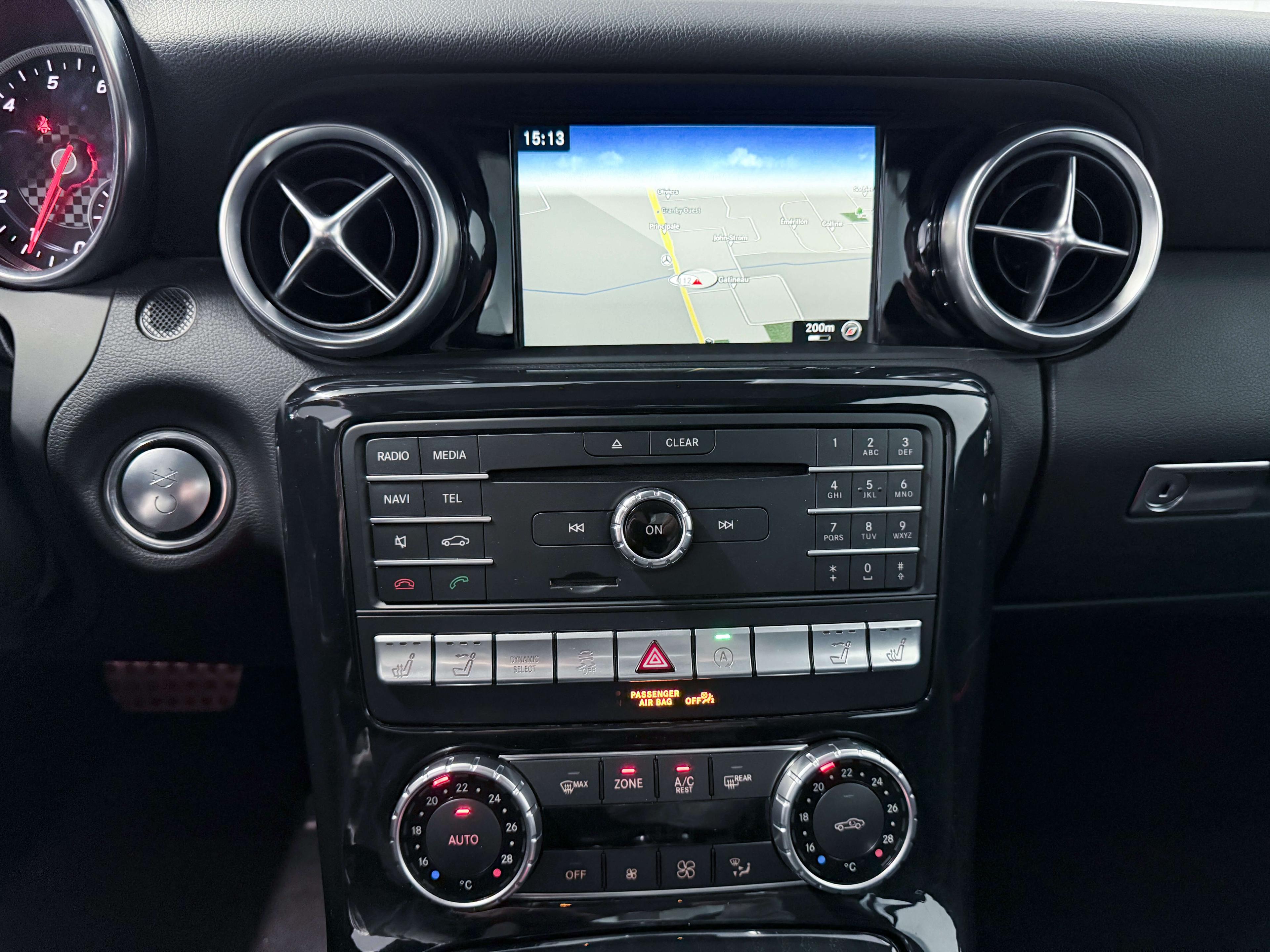 Mercedes-Benz SLC Roadster 2018 - Image 21