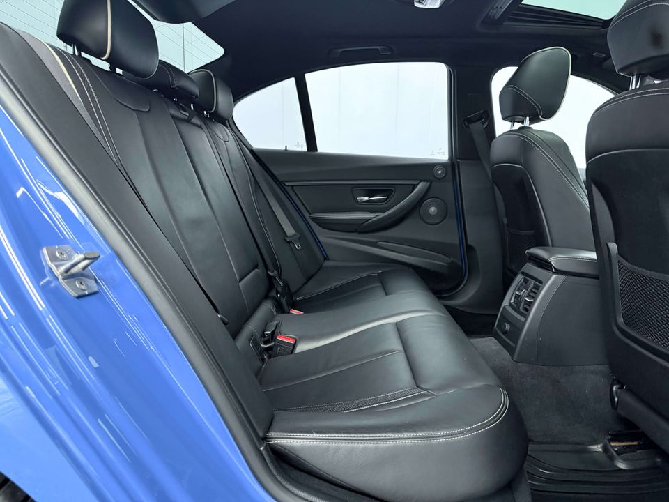BMW 3-Series 2017 - Image 26
