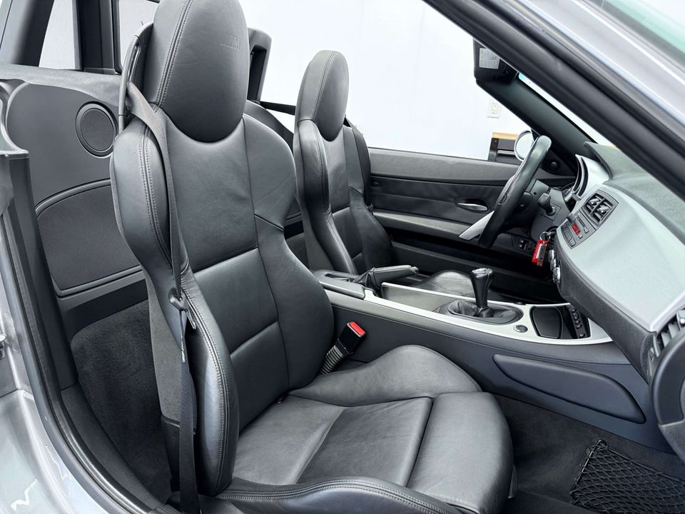 BMW Z4 M 2006 - Image 18