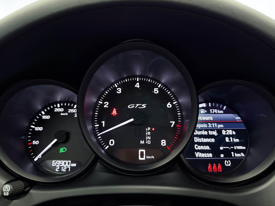 Porsche Macan 2022 - Image 31