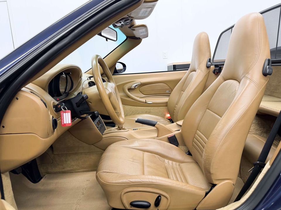 Porsche 911 2002 - Image 15