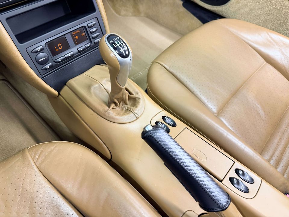 Porsche 911 2002 - Image 23