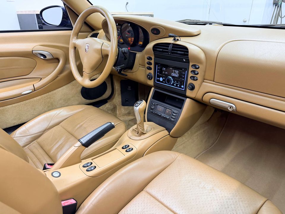 Porsche 911 2002 - Image 13