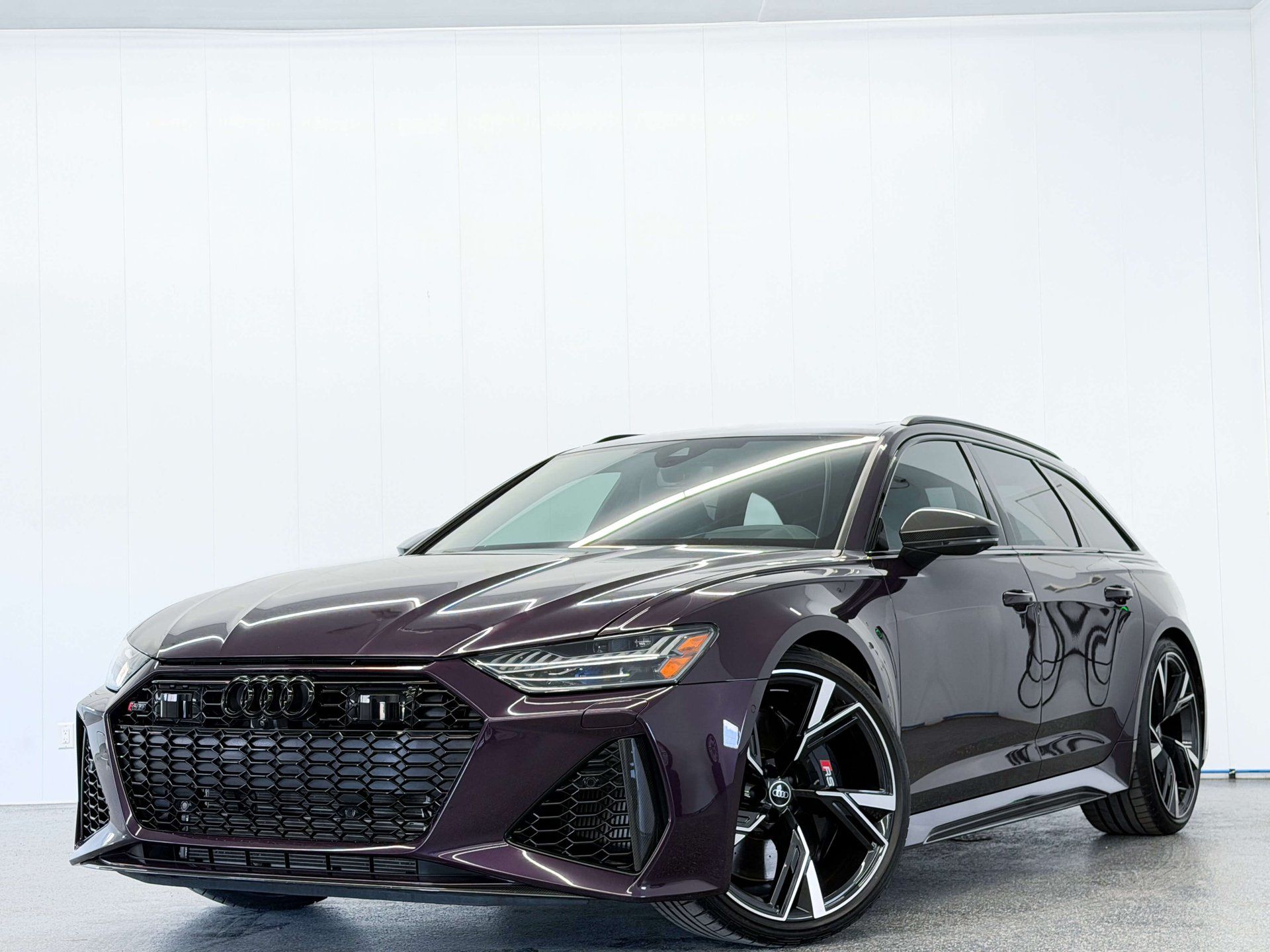 Audi RS 6 Avant 2023 - Thumbnail 2